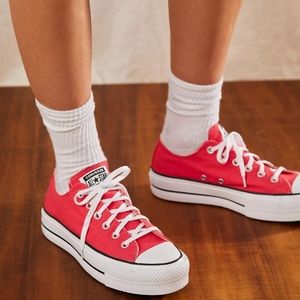 NIB CONVERSE Chuck Taylor All Star Platform Sneakr